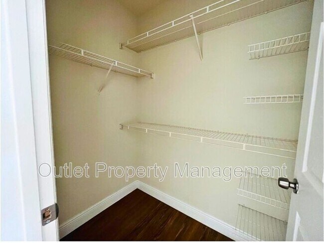 Building Photo - 4312 S Kirkman Rd