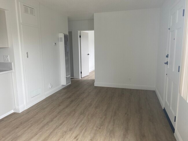 Building Photo - 990 63rd St