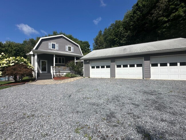 Building Photo - 109 Brush Hill Rd