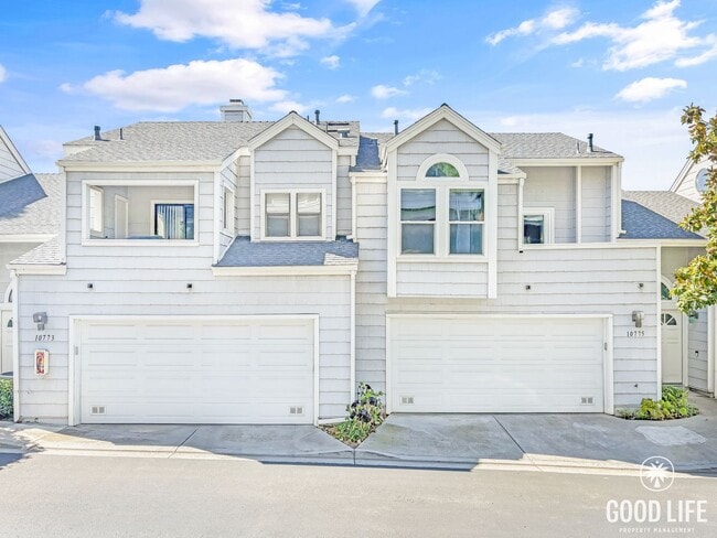 Primary Photo - Modern 2-Story Split-Level Home with Commu...