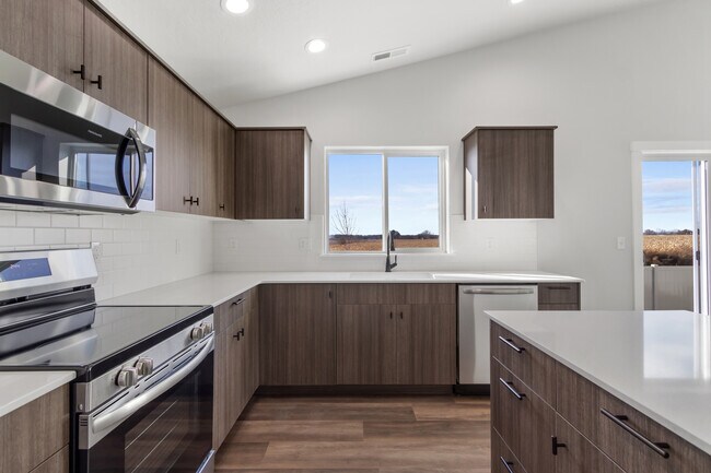 Building Photo - 3117 S Old Farm Ave