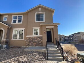 Building Photo - 2 Master Suite Townhome Available Near Voy...