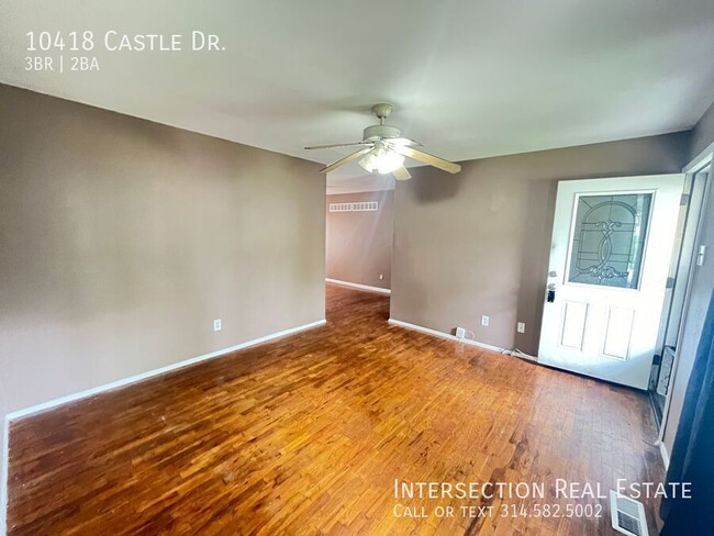 Building Photo - 10418 Castle Dr