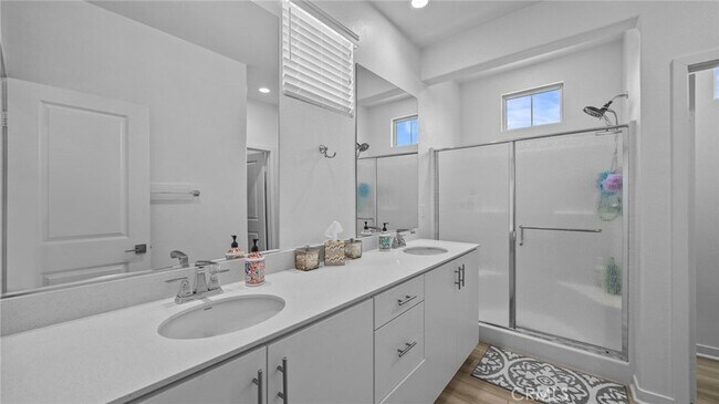 Building Photo - 16282 Meadowhouse Ave
