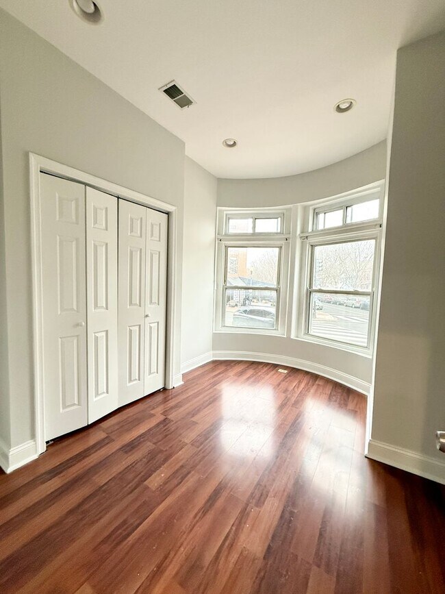 Building Photo - 543 Florida Ave NW