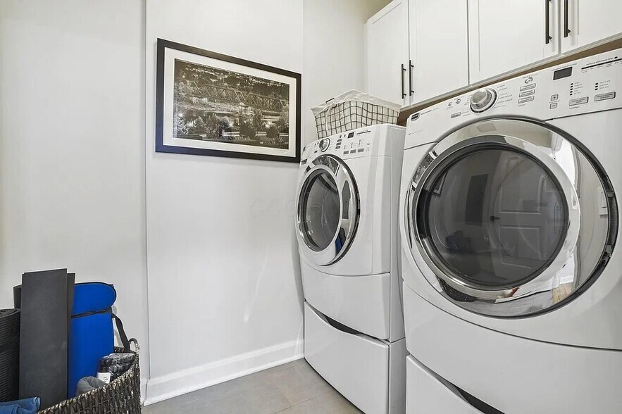 Laundry Room - 300 W Spring St