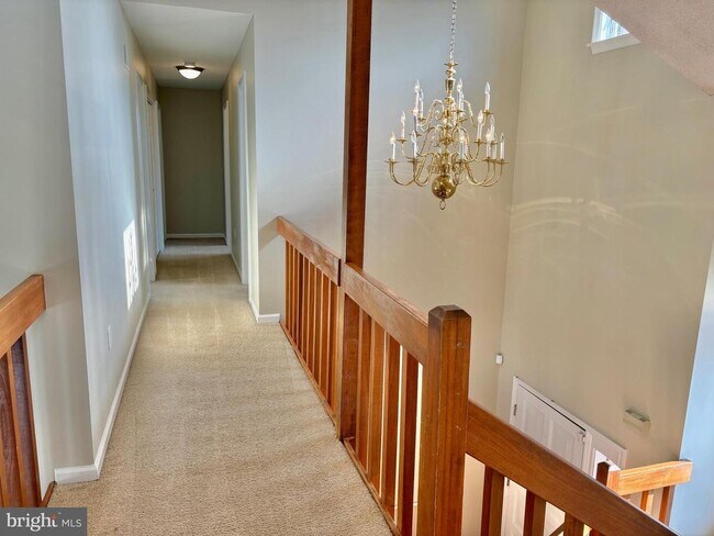 Building Photo - 498 Dean Dr