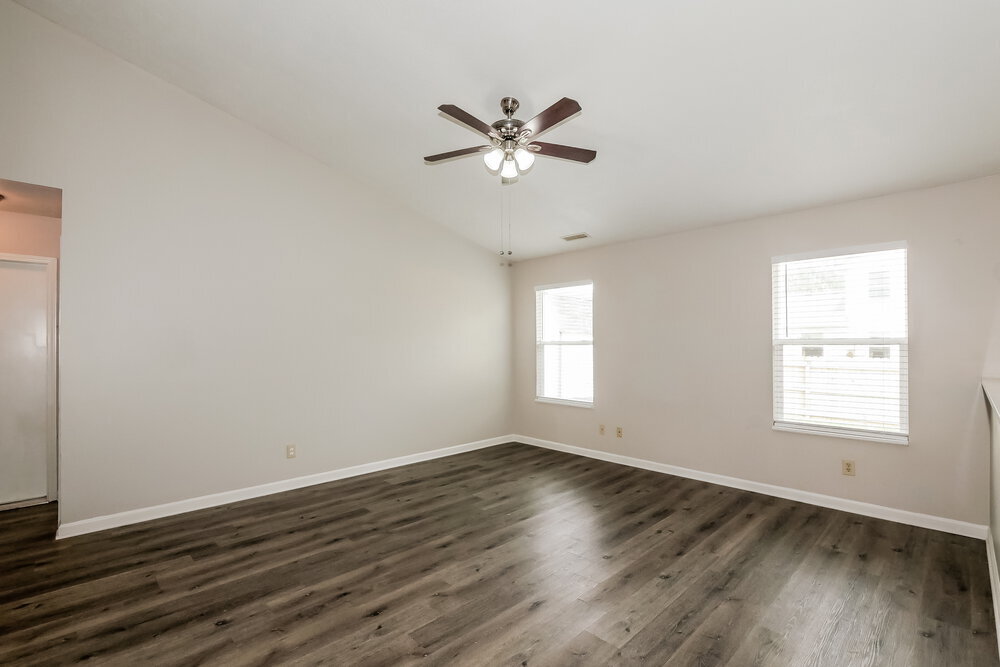Building Photo - 10708 Tanbark Dr