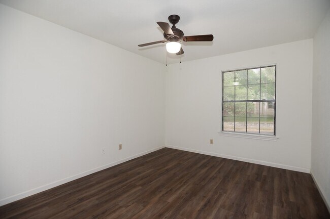 Building Photo - 11513 Juniper Ridge Dr