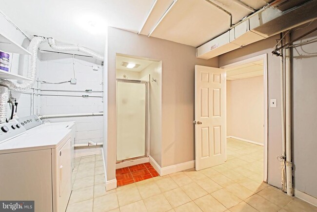 Building Photo - 3334 Webley Ct