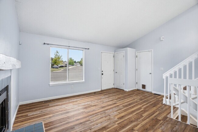 Building Photo - $2,895.95 - 3 Bed, 2 Bath Home in Arvada with Central AC, and Fenced in Yard!
