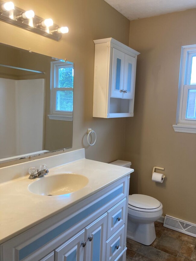 Building Photo - 112 Kristen Ct