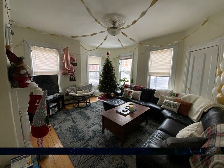 Building Photo - 129 Saint Alphonsus St