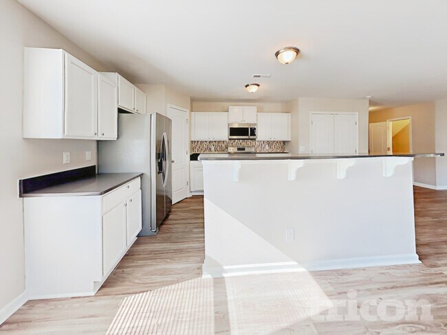 Building Photo - 1912 Carpenter Cabin Dr