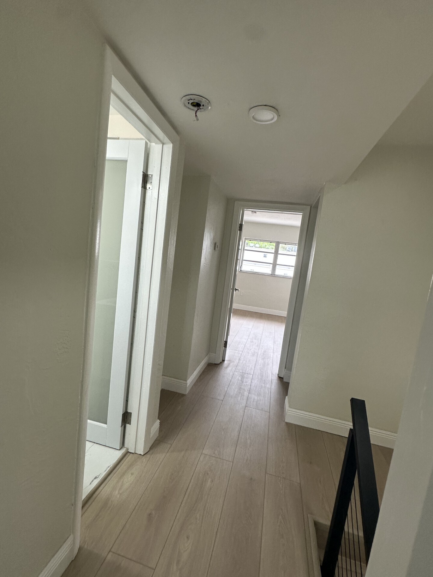 Building Photo - 465 Swallow Dr