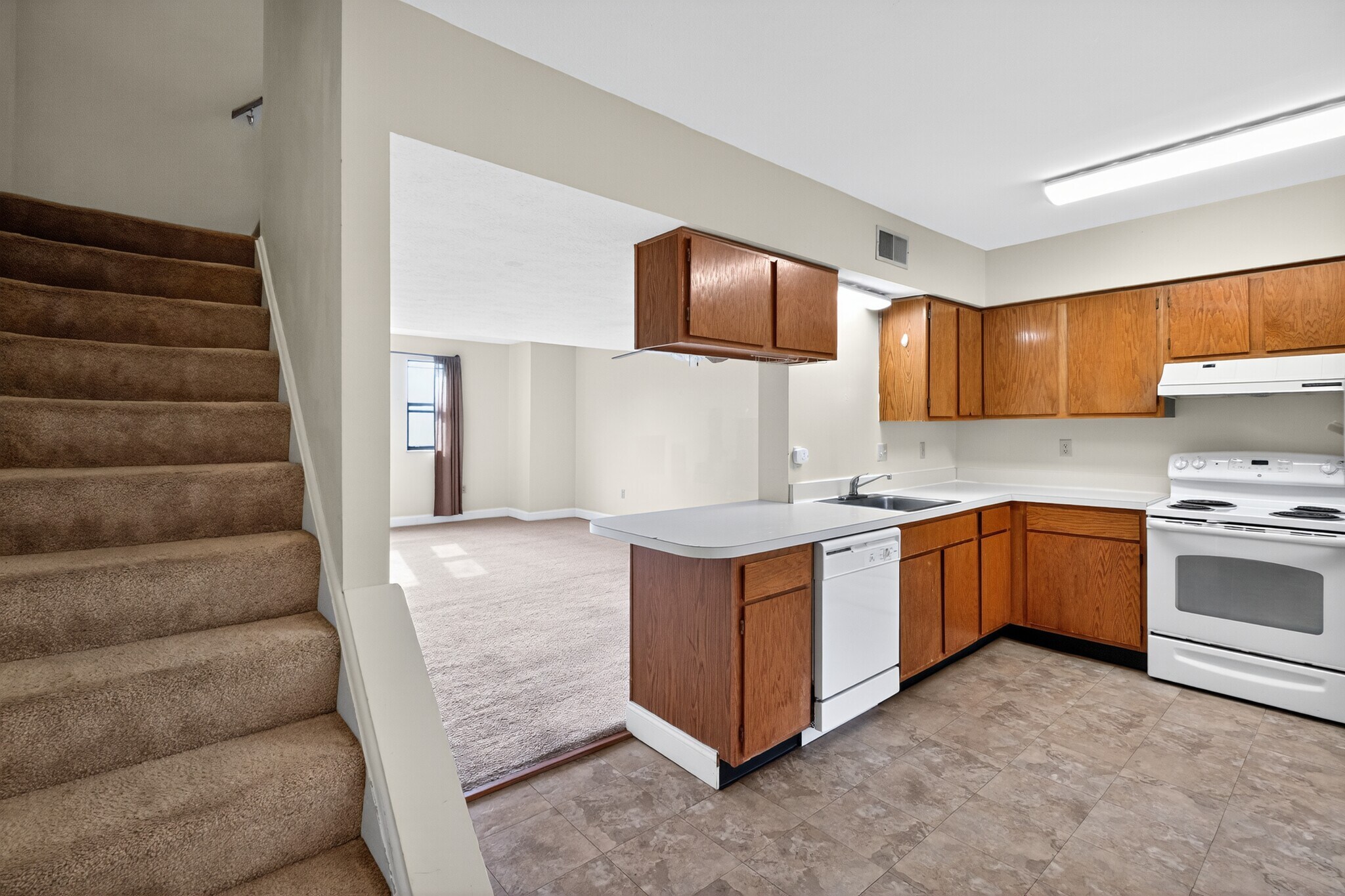 Building Photo - 3242 Niagara Sq