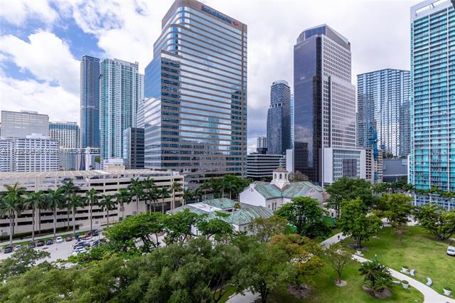 Building Photo - 495 Brickell Ave