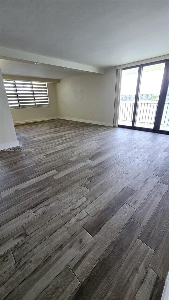 Building Photo - 18151 NE 31st Ct