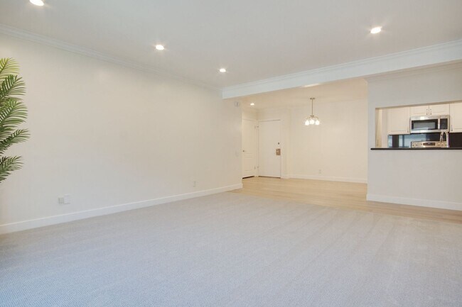 Building Photo - 5460 White Oak Ave