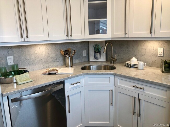 Building Photo - 623 Terrace Rd