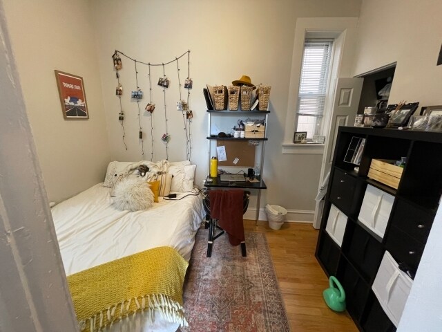 Building Photo - 1746 W Beach Ave