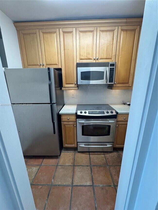 Building Photo - 10281 E Bay Harbor Dr