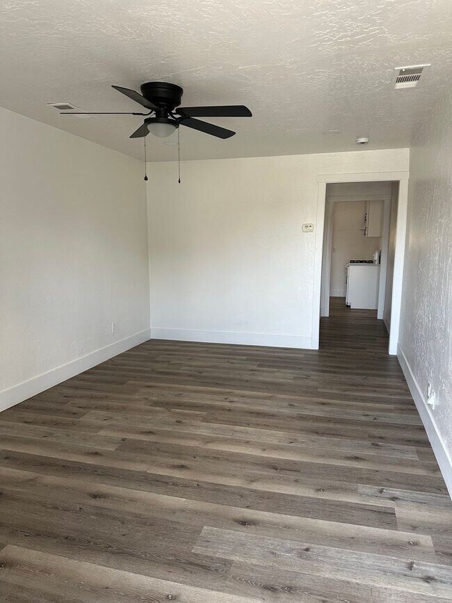 Building Photo - 1710 S Garden St