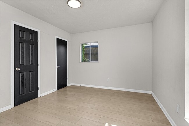 Building Photo - 15225 Woodforest Blvd