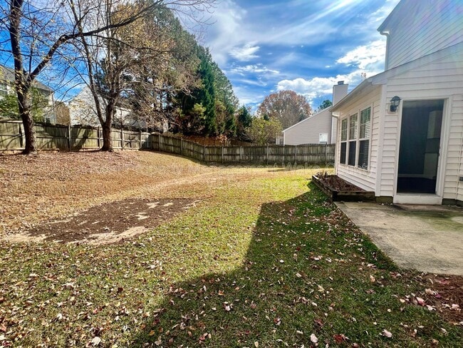 Building Photo - 213 Piney Woods Ln