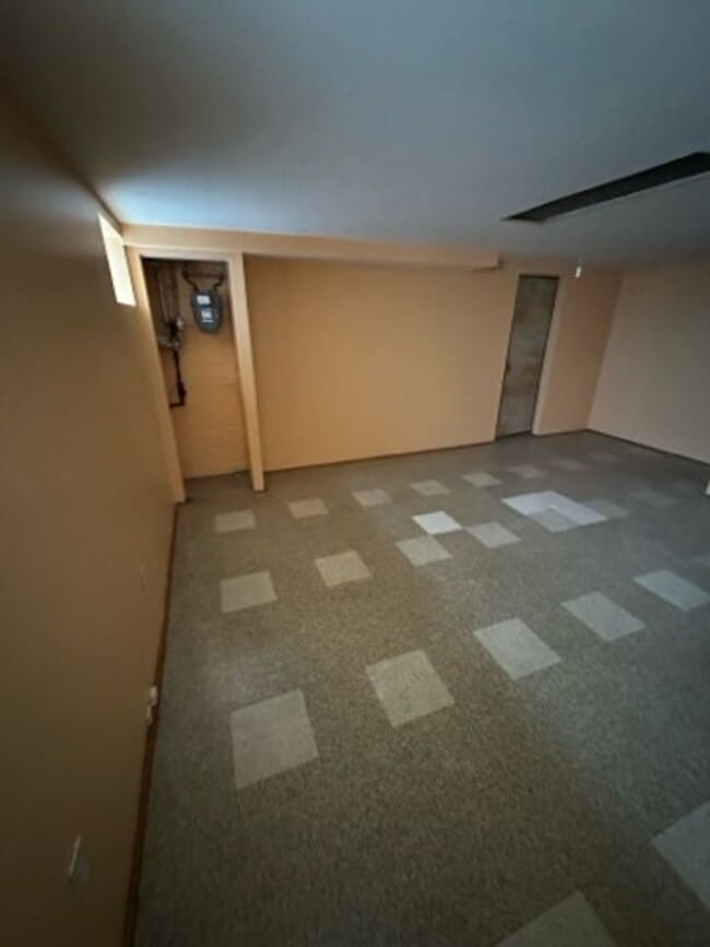 Building Photo - Charming row home in Baltimore City!