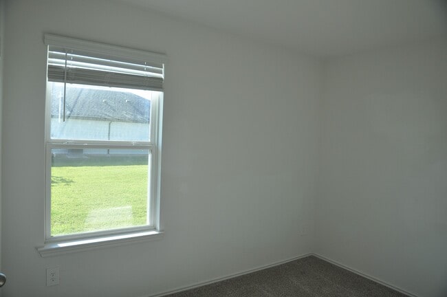 Building Photo - 31303 Yatesbury Ln