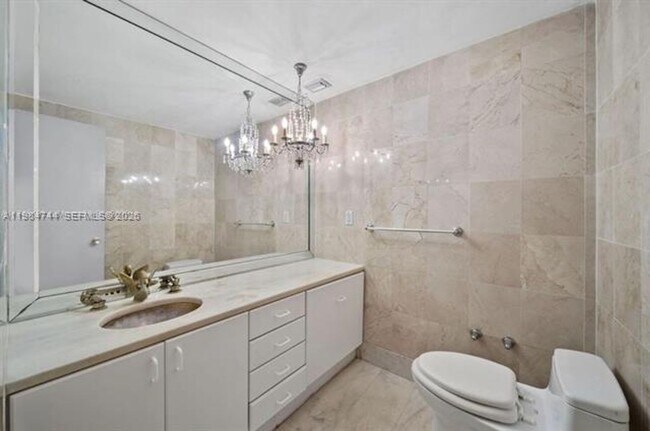 Building Photo - 5255 Collins Ave