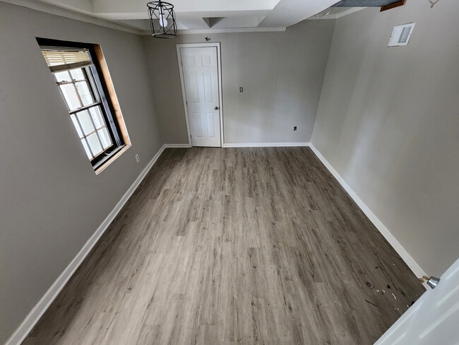 Building Photo - Room in House on Danforth Rd SW
