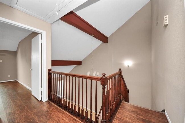 Building Photo - 3009 Beecave Dr