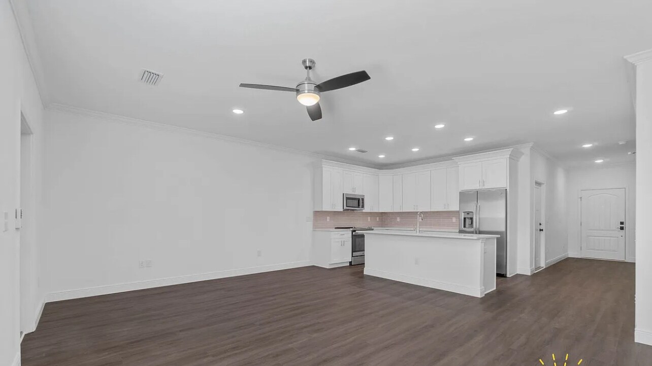 Building Photo - 517 Hill Ln