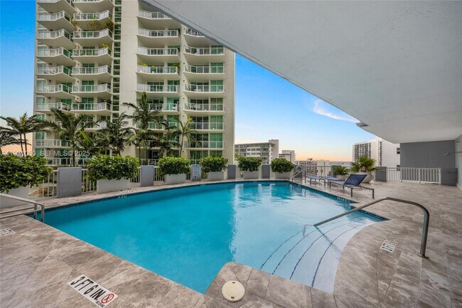 Building Photo - 170 SE 14th St