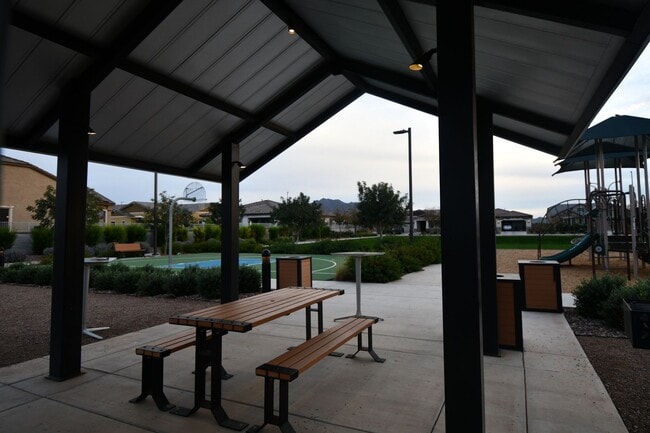 Building Photo - 2353 E Castanets Dr