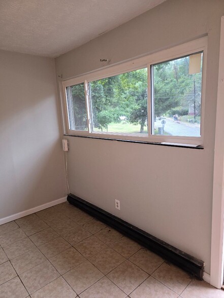 Building Photo - 3047 Simpson Rd