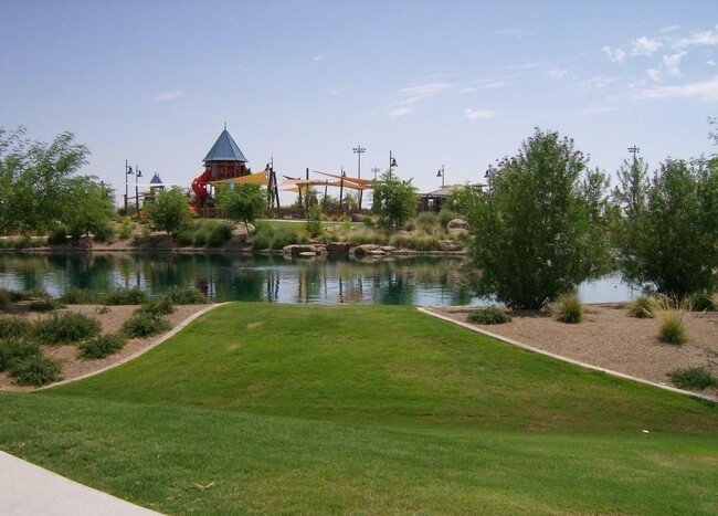 Building Photo - Anthem at Merrill Ranch