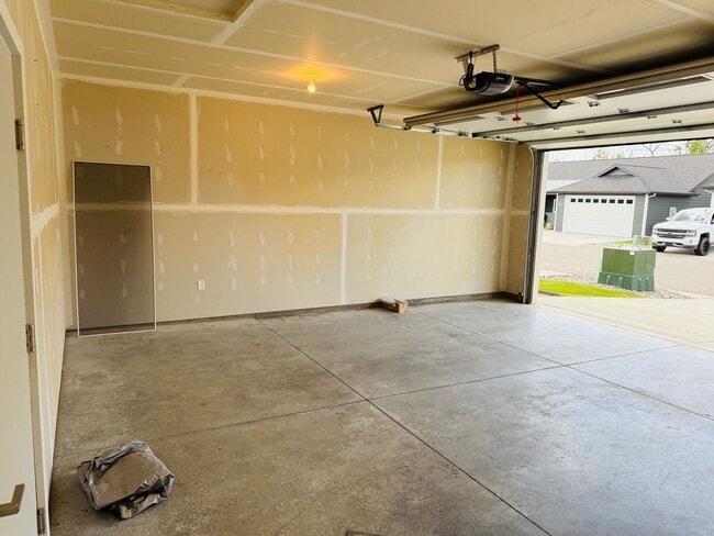 Building Photo - 2 bed, 2 bath West End Luxury
