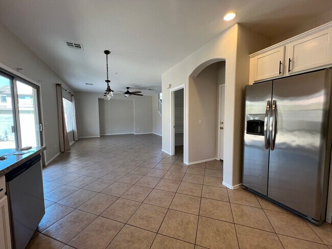 Building Photo - Fabulous Gilbert Location near San Tan Mall