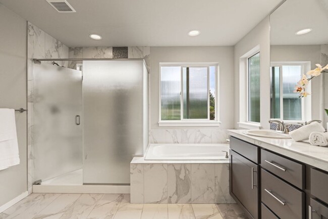 Building Photo - Listed For Rent