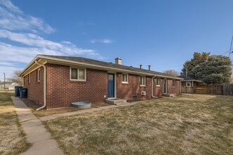 Building Photo - Affordable 3bed/ 1 bath apartment 1 month ...