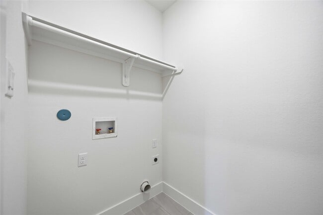 Building Photo - 5319 Bacher St