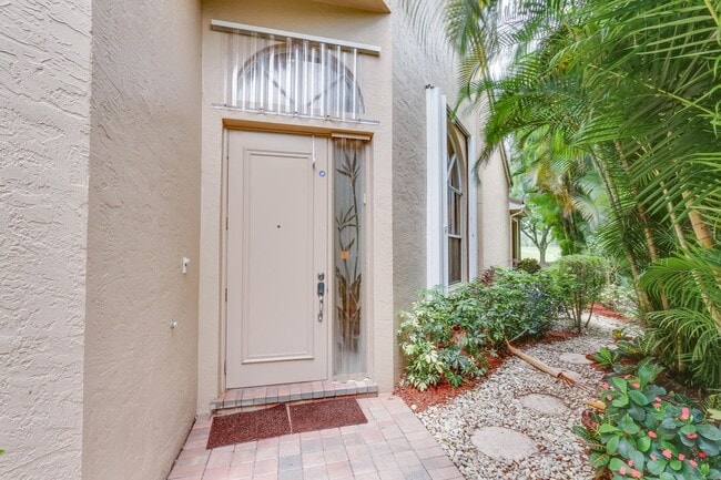 Building Photo - 4702 Carlton Golf Dr