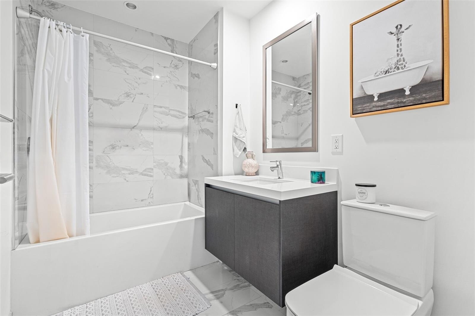 Building Photo - 851 NE 1st Ave