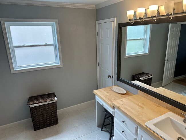 Building Photo - Available June 1st! Beautiful 4-Bedroom, 2...