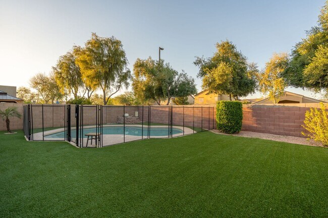 Building Photo - $3,500 For Lease Starting June 1, 2026 4 beds-2.5 Baths 2,421 Sq. Ft.  Amazing Gilbert 85298 Home...