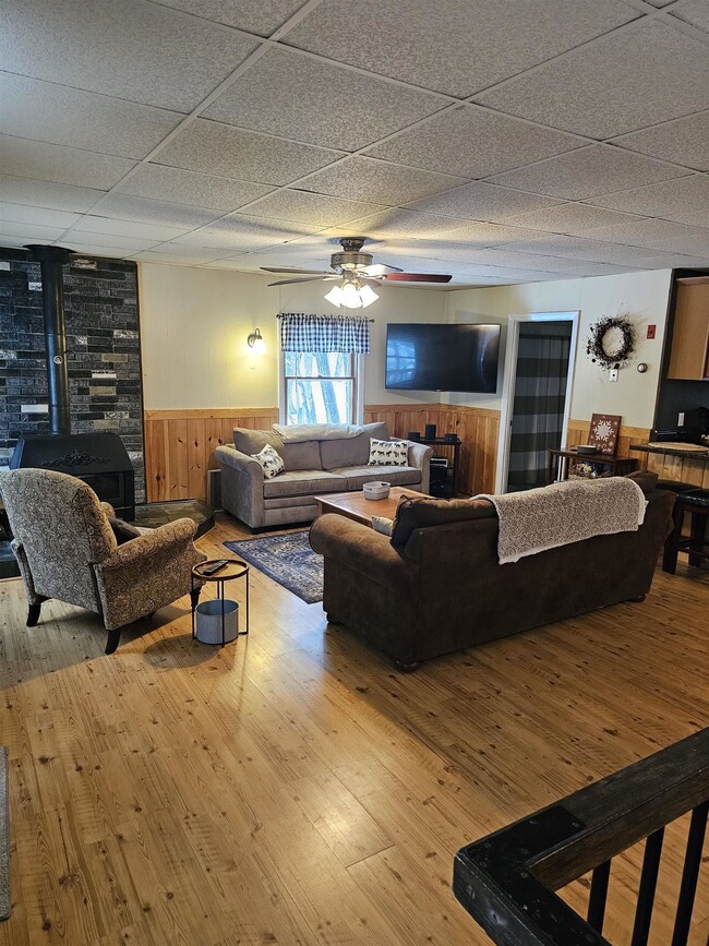 Building Photo - 30 Middle Shore Dr