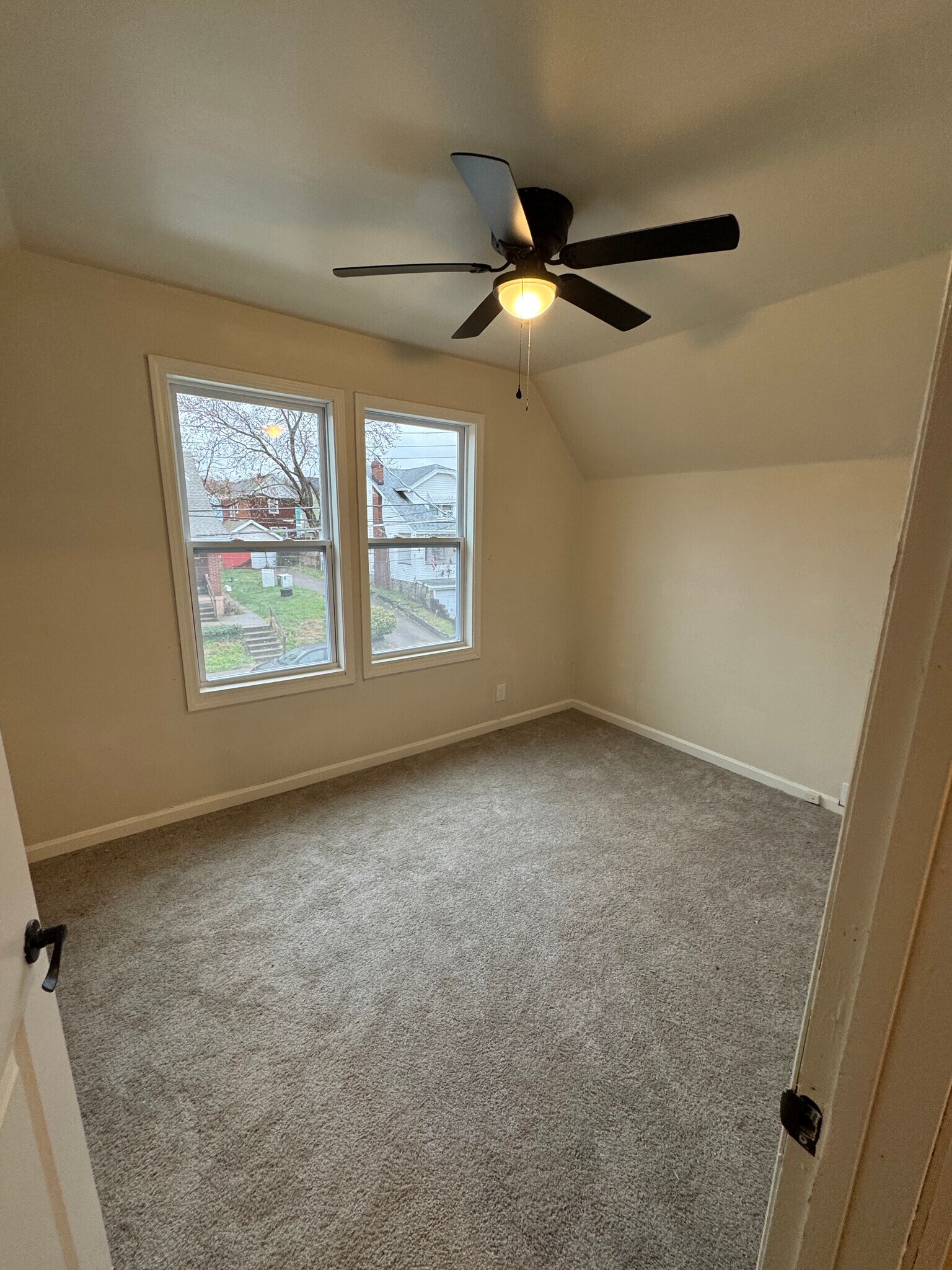 Building Photo - 5209 Warren Ave